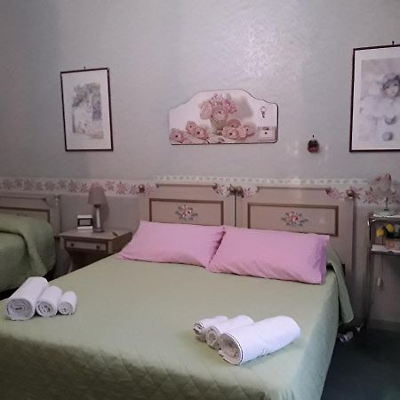 Ambrabed Lunghezza Station Bed and Breakfast Exterior foto