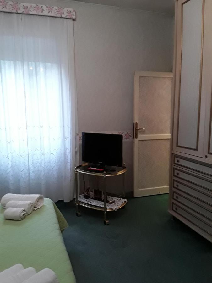 Ambrabed Lunghezza Station Bed and Breakfast Exterior foto